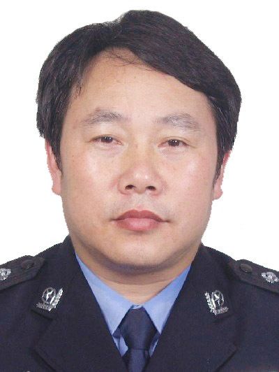 謝開軍(湖南省懷化市洪江公安局黨委委員、副局長) 謝開軍(湖南省懷化市洪江公安局黨委委員、副局長)