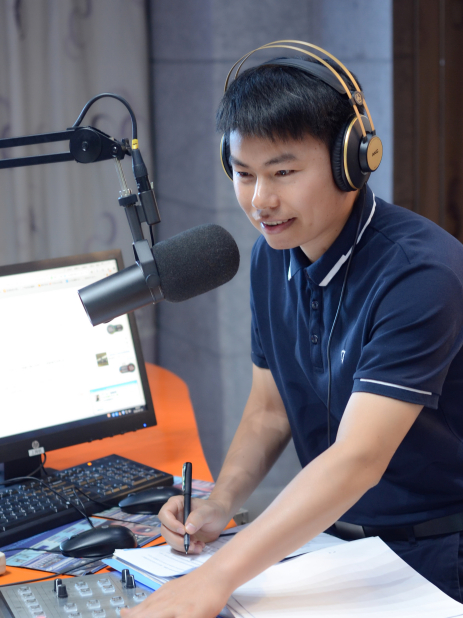 浩然(江西新余台主持人) 浩然(江西新余台主持人)