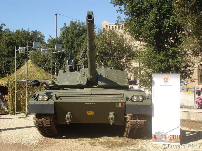 公羊坦克的120mm滑膛炮