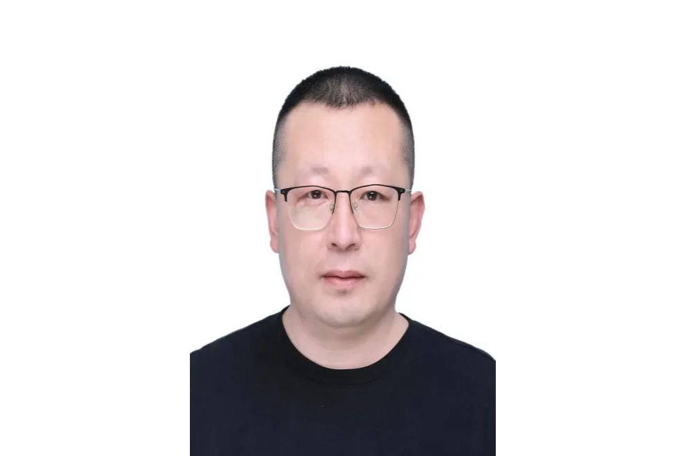 楊偉光(赤峰乾凱建築勞務有限公司木工班木工,工程師) 楊偉光(赤峰乾凱建築勞務有限公司木工班木工,工程師)