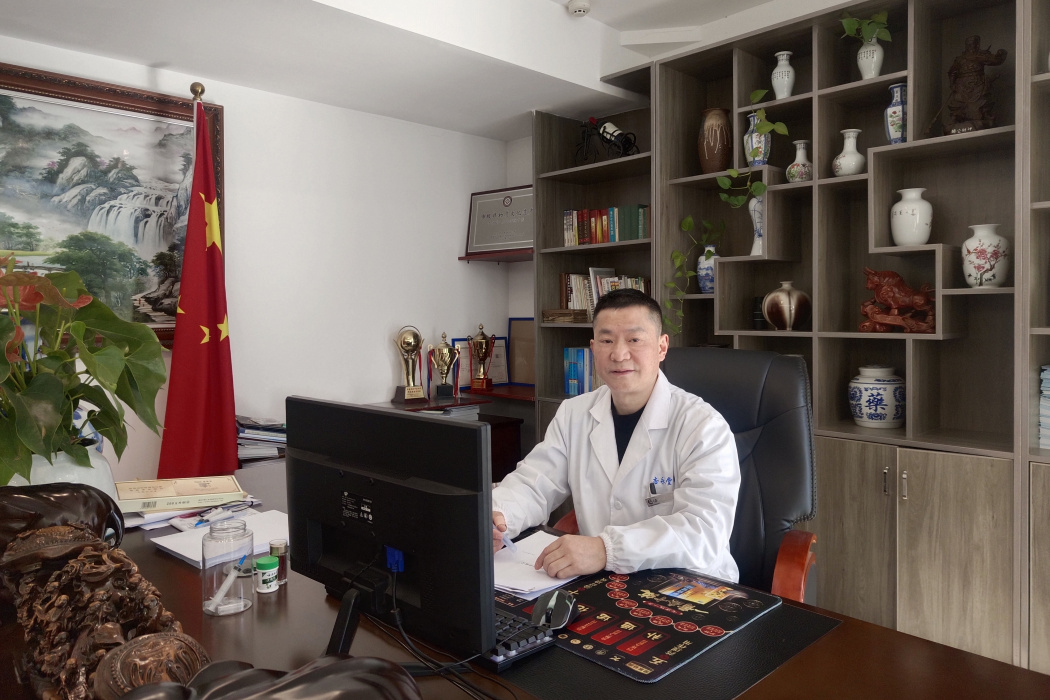 周建華(非物質文化遺產“杏永堂周氏傳統中醫”傳承人) 周建華(非物質文化遺產“杏永堂周氏傳統中醫”傳承人)