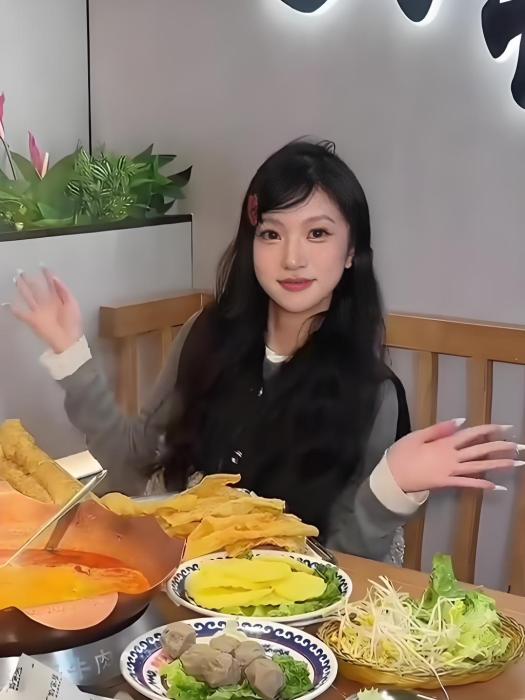小c吃飯不漏 小c吃飯不漏