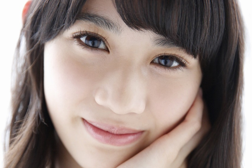 秋本帆華
