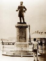 巴夏禮銅像
