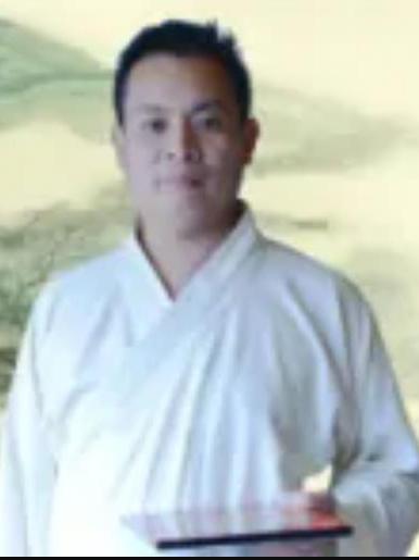譚地均 譚地均