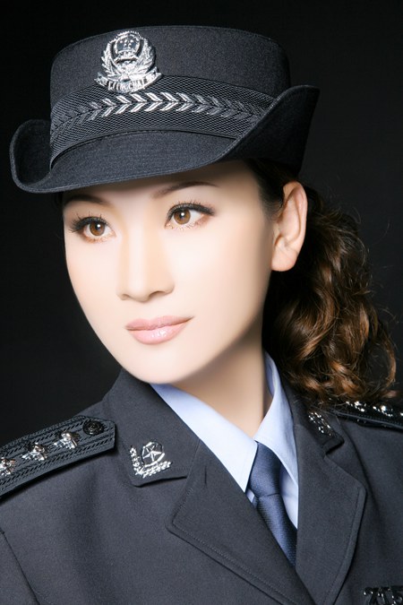 陳惠英(南京市警官歌舞團歌唱演員)