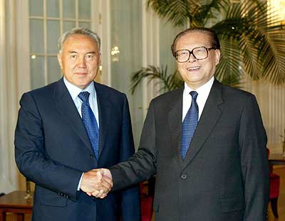 納扎爾巴耶夫和江澤民主席