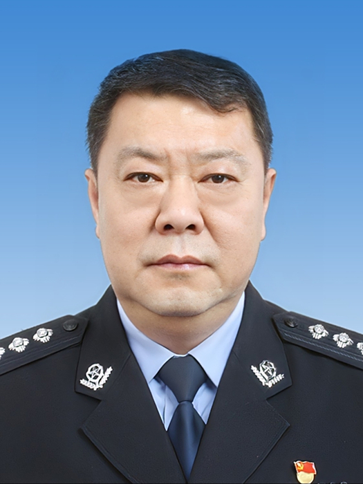 左剛(呼和浩特市公安局南地分局局長、三級高級警長) 左剛(呼和浩特市公安局南地分局局長、三級高級警長)