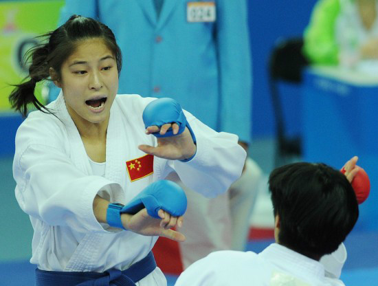 湯玲玲(中國女子空手道運動員)