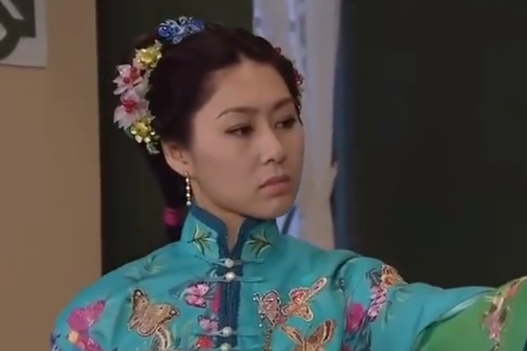 金香(《公公出宮》中由胡定欣飾演的角色) 金香(《公公出宮》中由胡定欣飾演的角色)