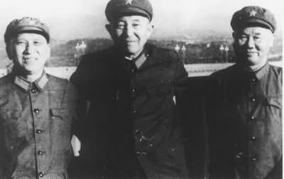 唐亮(左)在南京長江大橋上