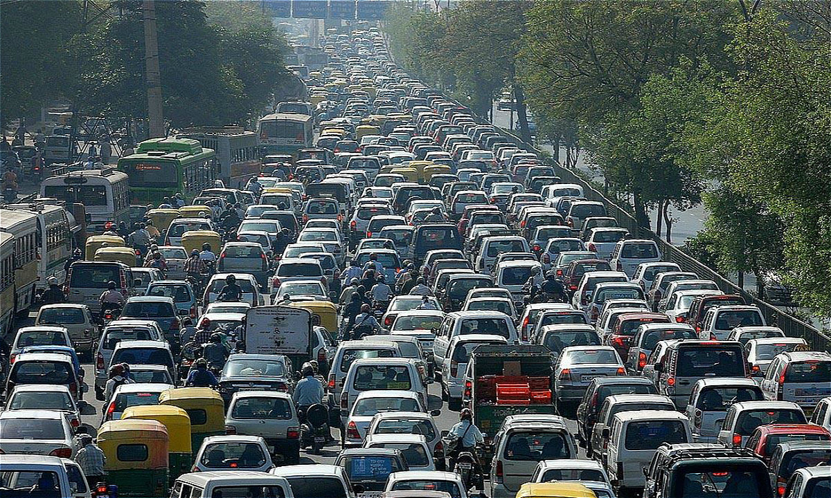 交通堵塞(一種車多擁擠且車速緩慢的現象)