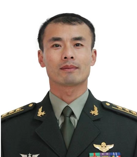 查顯偉 查顯偉