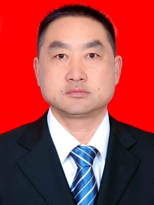 熊健(重慶市南川區中橋鄉黨委委員、人大主席) 熊健(重慶市南川區中橋鄉黨委委員、人大主席)