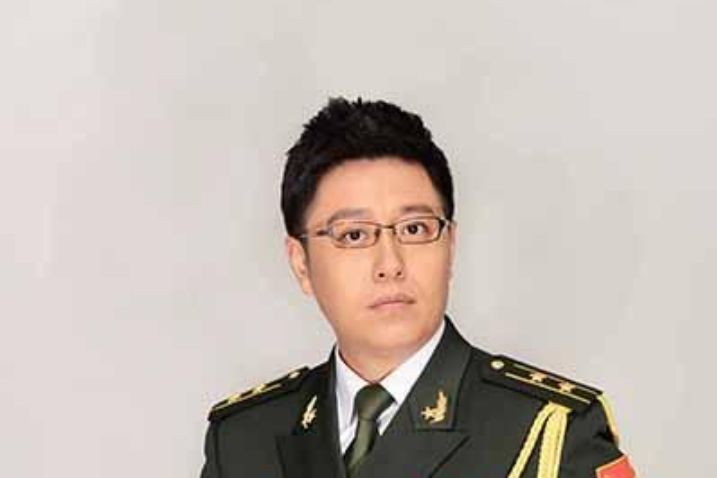 李偉(中央電視台國防軍事頻道主持人) 李偉(中央電視台國防軍事頻道主持人)