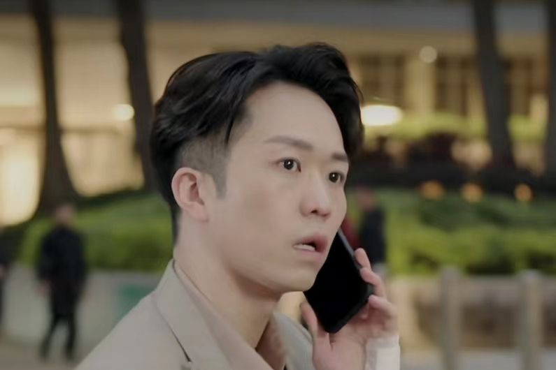 李啟(犯罪懸疑劇《法證先鋒Ⅵ:倖存者的救贖》中的角色) 李啟(犯罪懸疑劇《法證先鋒Ⅵ:倖存者的救贖》中的角色)