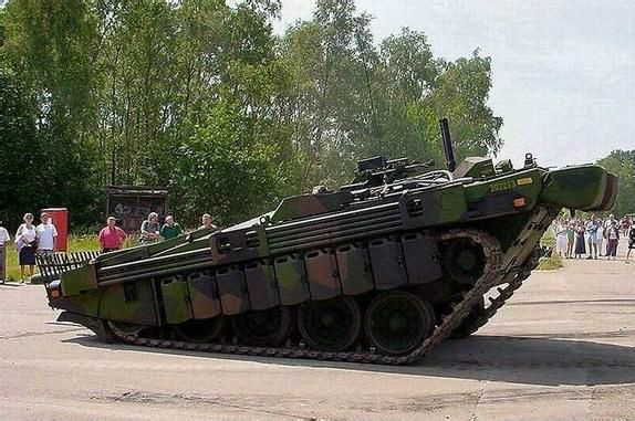Strv103主戰坦克