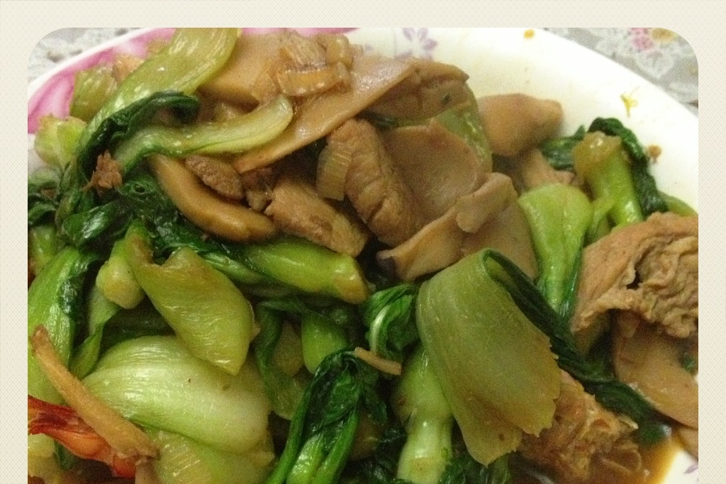草菇燒油菜 草菇燒油菜