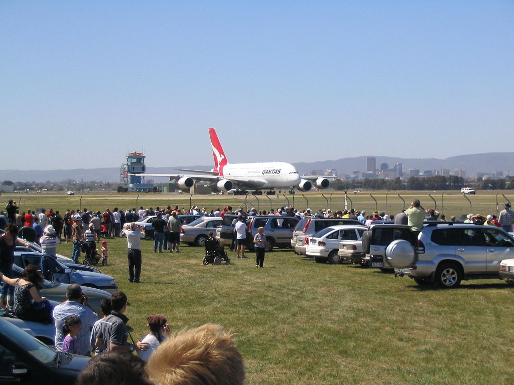 2008年9月27日一架澳大利亞航空A380首次降落在阿德萊德機場