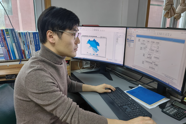 李萬志(青海省氣候中心氣象災害風險評估室主任,高級工程師) 李萬志(青海省氣候中心氣象災害風險評估室主任,高級工程師)
