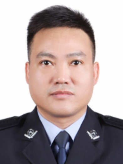 盧斌(浙江省台州市公安局椒江分局黨委委員、政治處主任,機關委員會委員、書記、三級高級警長) 盧斌(浙江省台州市公安局椒江分局黨委委員、政治處主任,機關委員會委員、書記、三級高級警長)