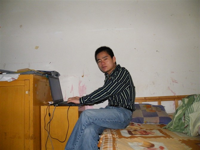 2009年初艱苦環境中創業的王澤光