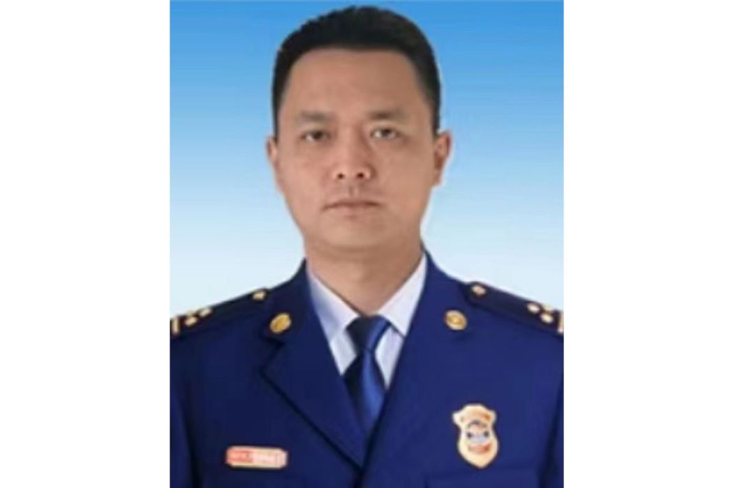 董建峰(天津消防救援總隊靜海區消防救援支隊新城路消防救援站站長) 董建峰(天津消防救援總隊靜海區消防救援支隊新城路消防救援站站長)