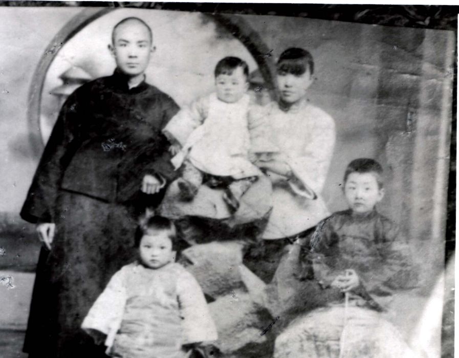 程小梅(黑龍江省哈爾濱市道里區文化館副研究館員) 程小梅(黑龍江省哈爾濱市道里區文化館副研究館員)