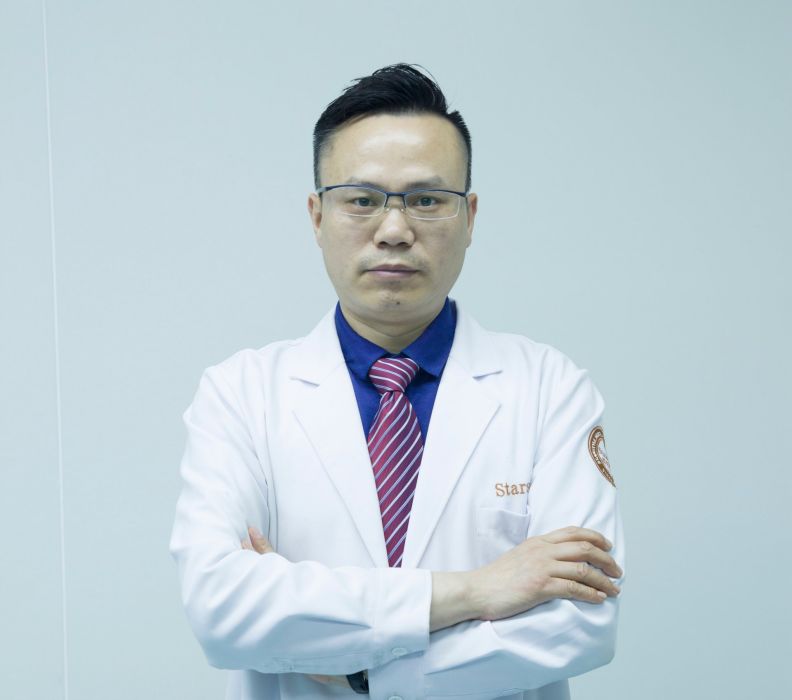 梁青松(范醫療美容門診部執業醫師) 梁青松(范醫療美容門診部執業醫師)