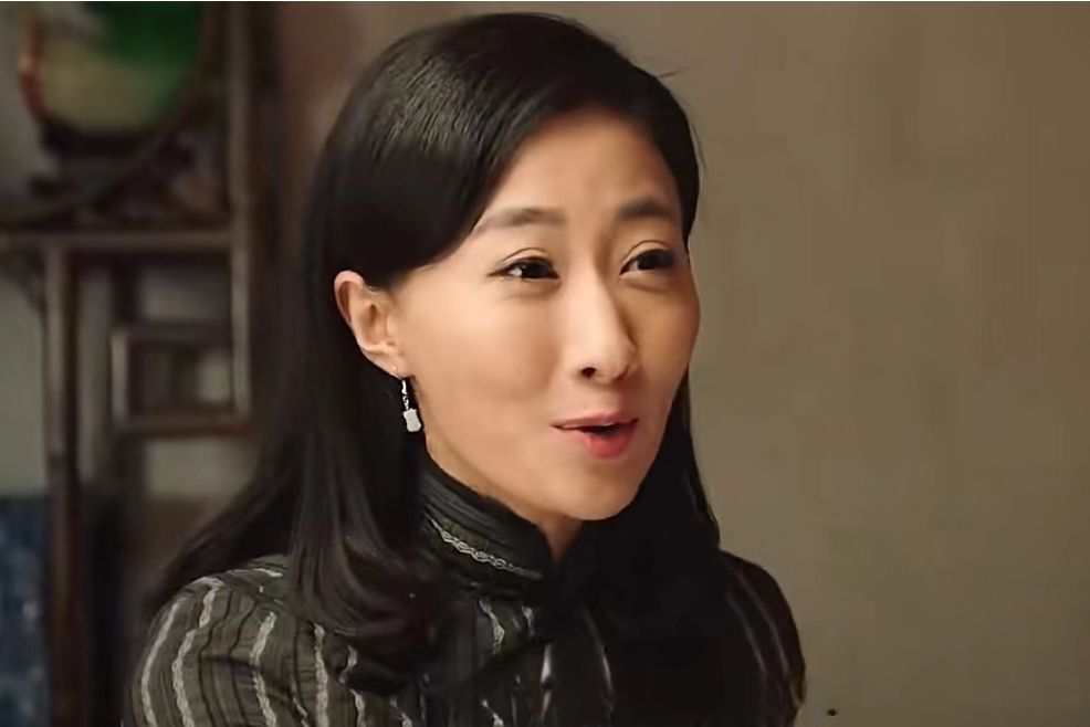 方錦繡(近代傳奇劇《斗香》中的角色) 方錦繡(近代傳奇劇《斗香》中的角色)