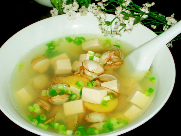 白蛤豆腐湯