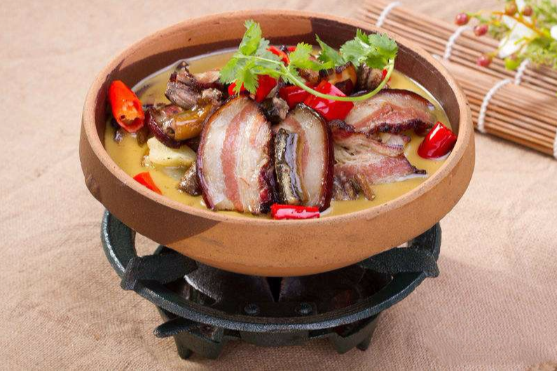 臘肉煮鱔片 臘肉煮鱔片