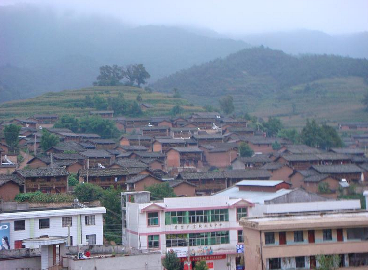 左梁子村 左梁子村