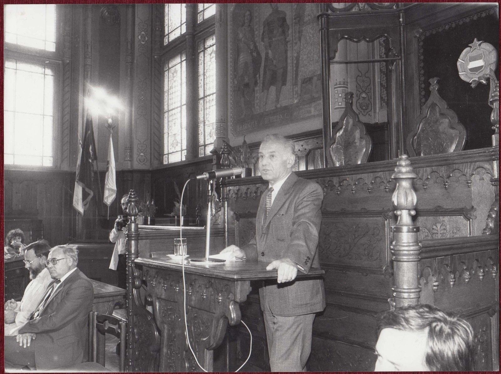 1989年涅爾什·雷熱在匈牙利國會