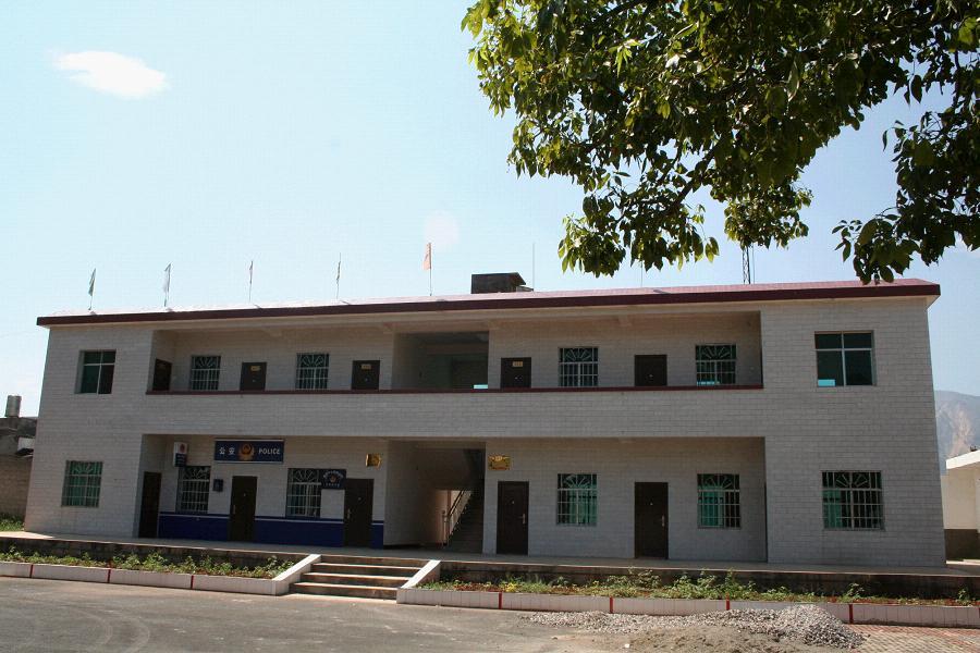 格勒村(雲南省昆明市東川區拖布卡鎮格勒村) 格勒村(雲南省昆明市東川區拖布卡鎮格勒村)