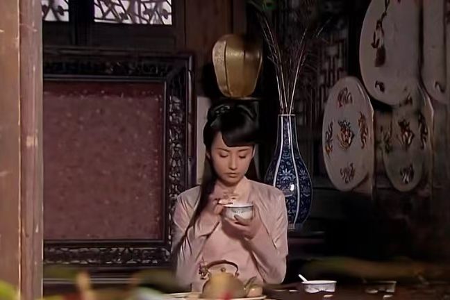 上官雲兒(古裝劇《啼笑書香》中的角色) 上官雲兒(古裝劇《啼笑書香》中的角色)