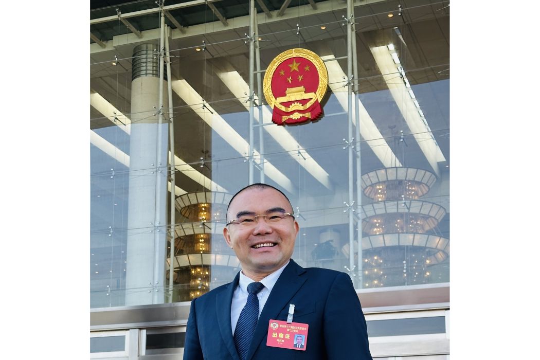 周阿勇 周阿勇