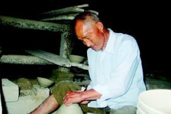 李美斌(雲南省潞西市芒市中學主管教學副校長) 李美斌(雲南省潞西市芒市中學主管教學副校長)