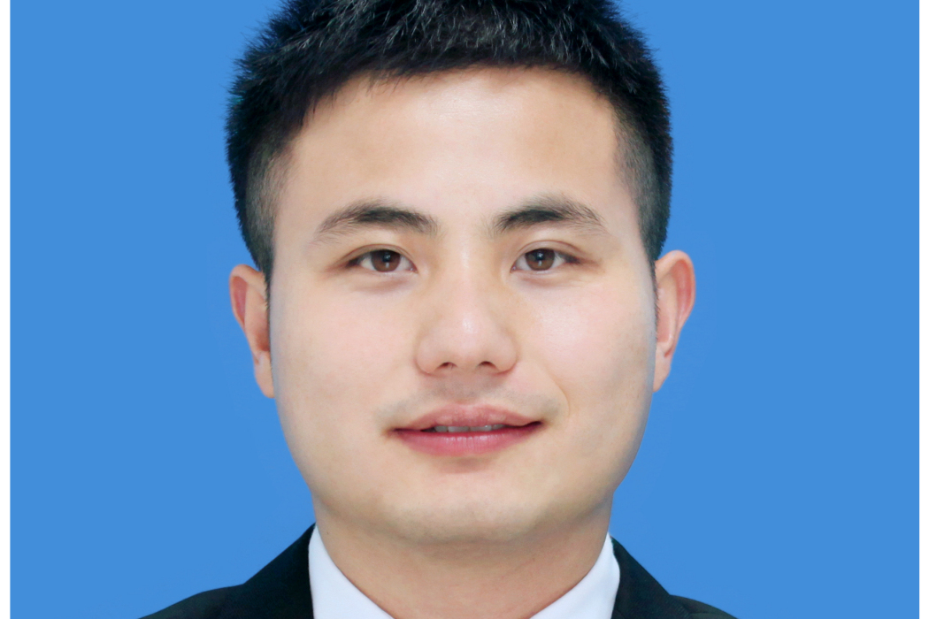 李中余 李中余