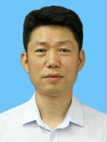 鐘鋒(廣西壯族自治區梧州市政協副主席、民革梧州市委會主委、梧州市城市更新行動指揮部副指揮長) 鐘鋒(廣西壯族自治區梧州市政協副主席、民革梧州市委會主委、梧州市城市更新行動指揮部副指揮長)