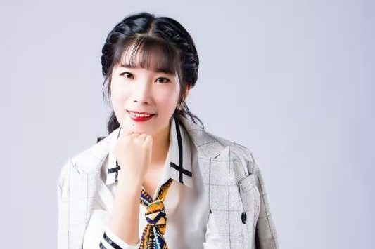 李璐名 李璐名
