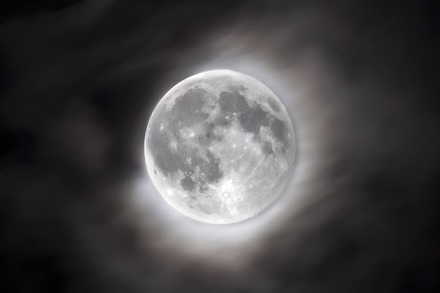 一個月亮(月球)