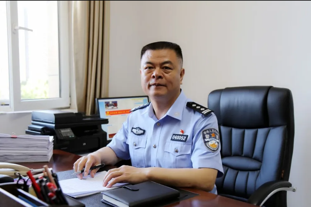 高文華(河北省定州市人民政府原副市長、市公安局原局長) 高文華(河北省定州市人民政府原副市長、市公安局原局長)