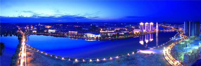 齊齊哈爾勞動湖風景區夜景
