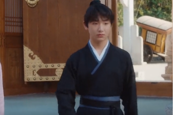 元鶴(浪漫輕喜劇《少爺與我的羅曼史》中的角色) 元鶴(浪漫輕喜劇《少爺與我的羅曼史》中的角色)