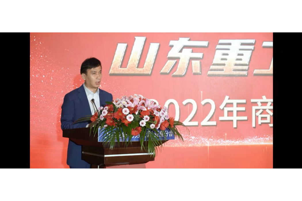 董長江(揚州亞星客車股份有限公司董事長、CEO) 董長江(揚州亞星客車股份有限公司董事長、CEO)