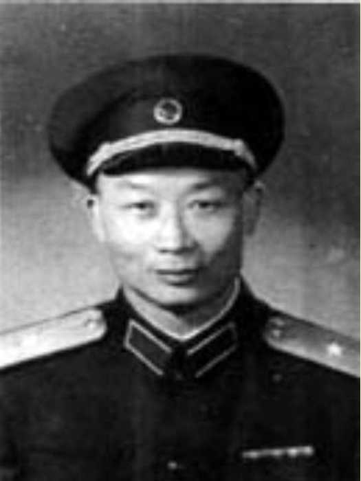 歐陽奕(中華人民共和國開國少將、廣州軍區後勤部原顧問) 歐陽奕(中華人民共和國開國少將、廣州軍區後勤部原顧問)