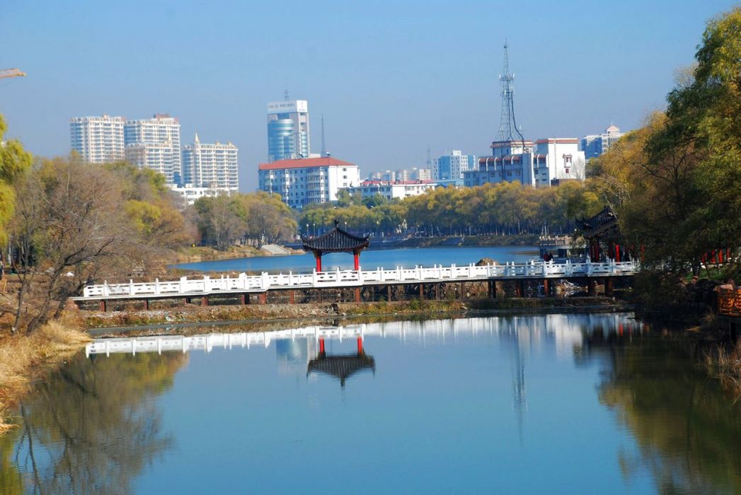 南湖公園(黑龍江省牡丹江市境內的公園) 南湖公園(黑龍江省牡丹江市境內的公園)