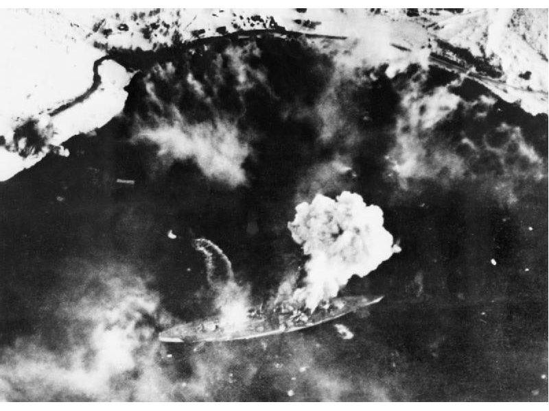 提爾皮茨號戰列艦被炸擊中歷史照片