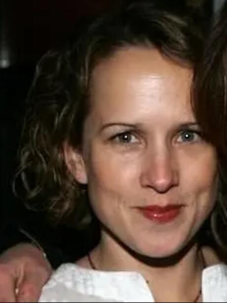 Jennifer Dundas Jennifer Dundas